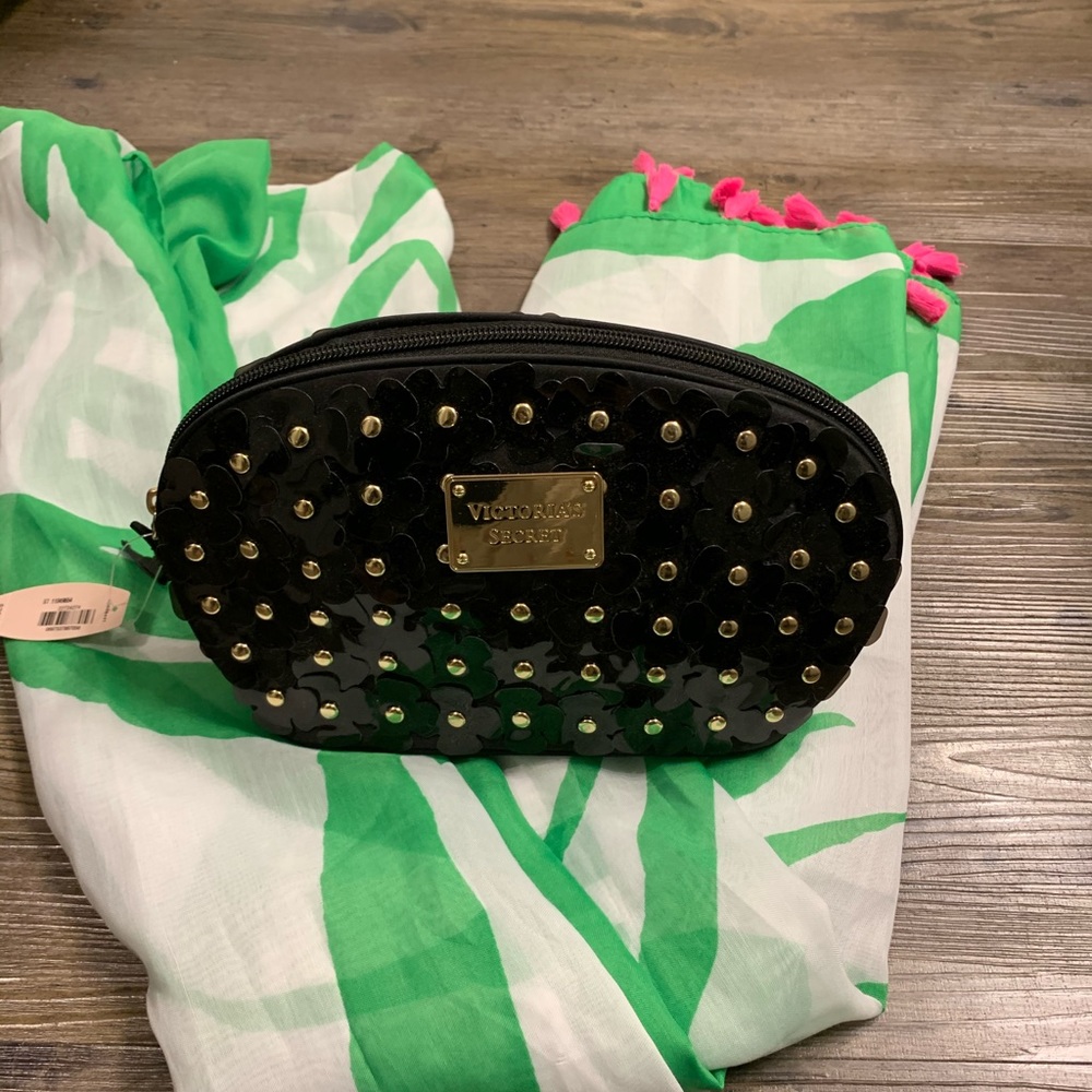 NWT Victoria Secret make up bag💣